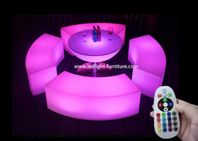 À la mode allumez la chaise extérieure de tabourets de bar de LED avec le changement de 16 couleurs