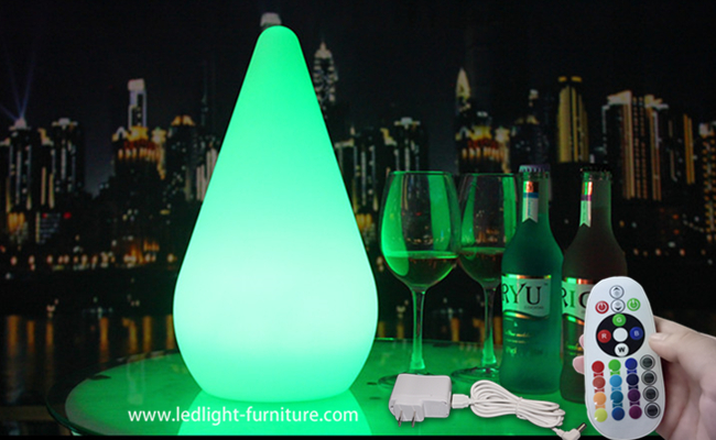 Lampe rechargeable sans fil LED de nuit de style moderne colorée pour le festival 