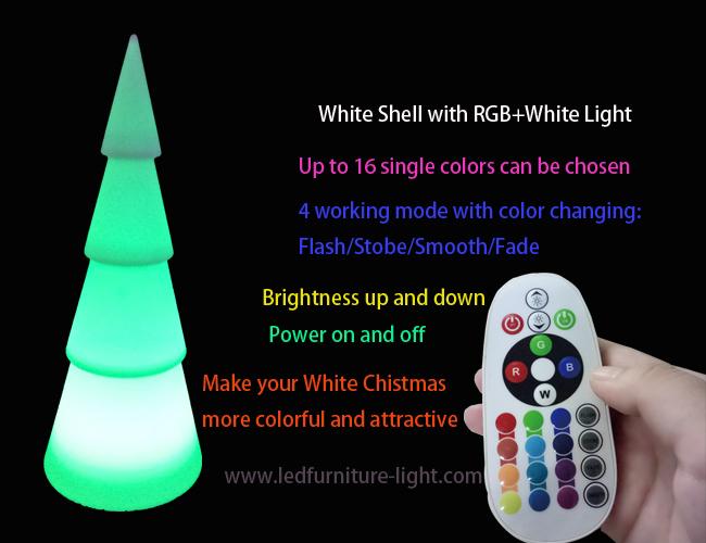 Arbre de Noël blanc portatif de lampadaire de la puissance de batterie LED avec l'allumage de 16 couleurs