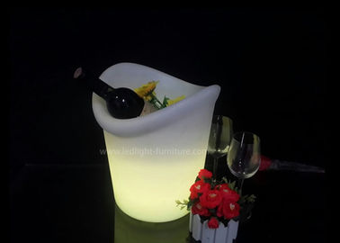 Chine 5l seau à glace portatif du plastique LED Champagne avec la puissance de batterie rechargeable fournisseur