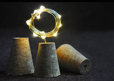 Chine Le liège de épouser/vacances a formé des lumières avec le chapeau de lumière de ficelle de câblage cuivre et de vin fournisseur