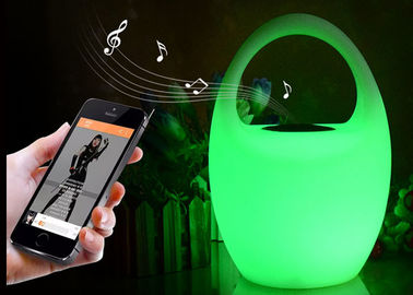Chine L'appli portatif Smart a mené le haut-parleur musical avec la lumière de 16 couleurs/batterie au lithium fournisseur