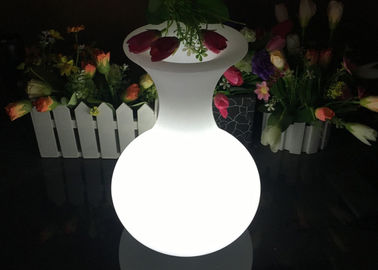 Chine Pots de fleur rechargeables du vase LED à éclairage pour le service de Tableau, changement de 16 couleurs fournisseur