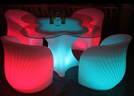 Le type rougeoyant 4 chaise de barre de LED et 1 Tableau de meubles de jardin a placé écologique