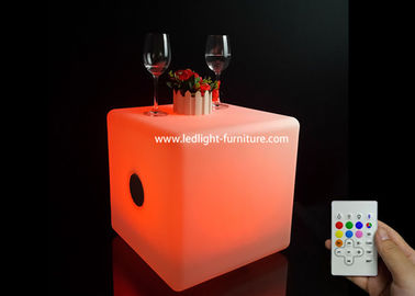 Chine Les couleurs multi ont mené l&#039;orateur de Bluetooth, l&#039;orateur sans fil allumé 50*50*50 cm de Bluetooth de cube usine