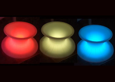 Changement de couleurs tournant tourné par éclairage de chaise de barre de LED à piles