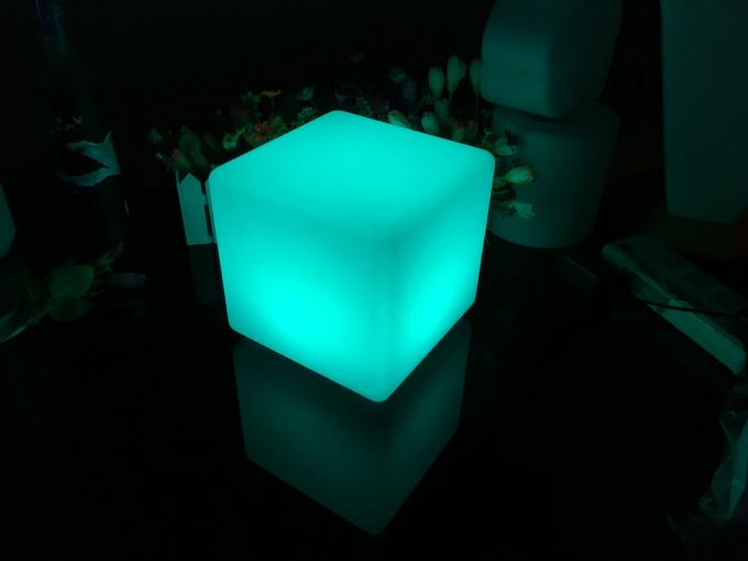 couleur de 30Cm/de 40cm changeant des selles de cube en LED pour le jardin extérieur décoratif