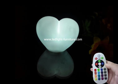 Chine Lampe de table en forme de coeur romantique avec des couleurs multi changeant le contrôleur fournisseur