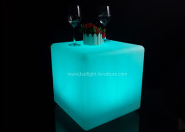 Chine Meubles en plastique de boîte de nuit lumineux par Seat de cube en RVB LED avec à télécommande fournisseur