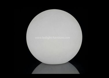 La boule géante rechargeable de Noël de LED allume le diamètre de 50cm pour la décoration extérieure fournisseur