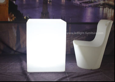Chine La LED durable allument le Tableau de cube 45*45*110 cm pour la décoration de épouser/banquet usine